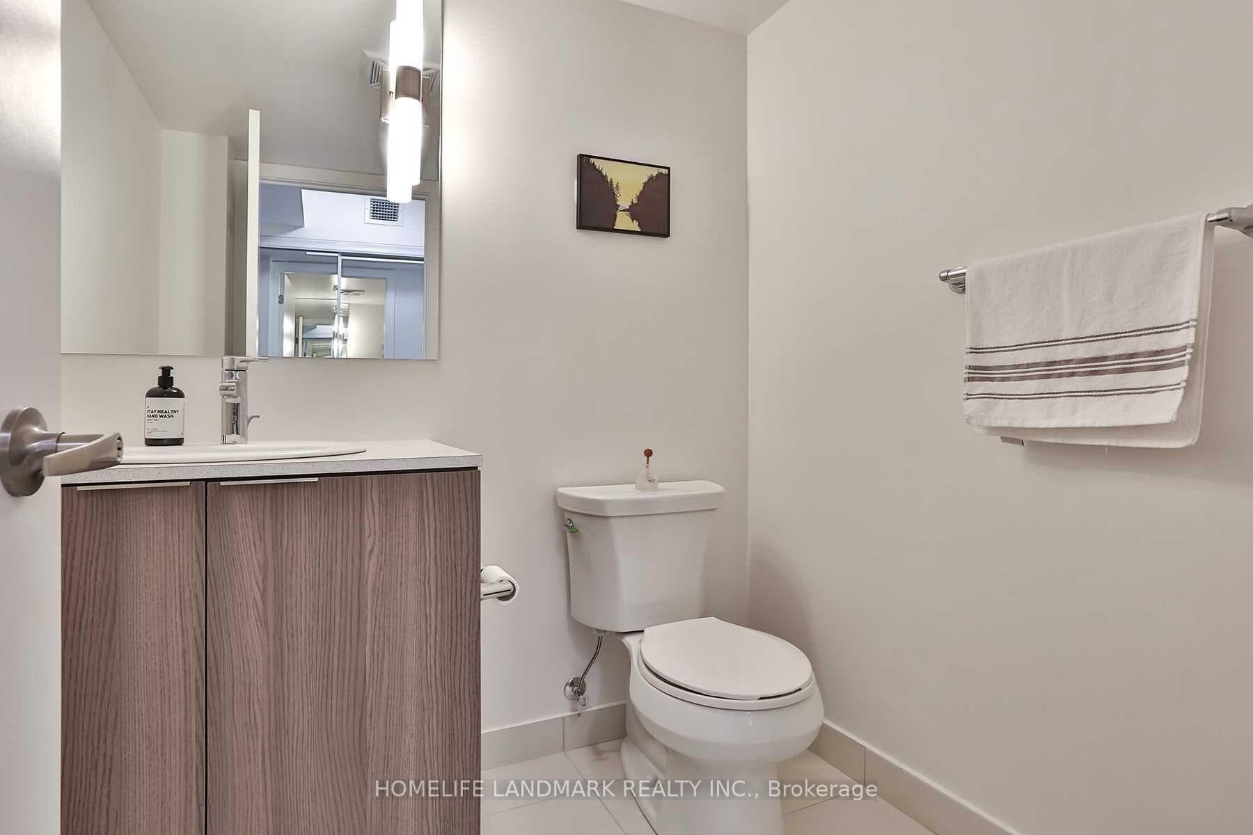 955 Bay Street Unit 602 photo 3