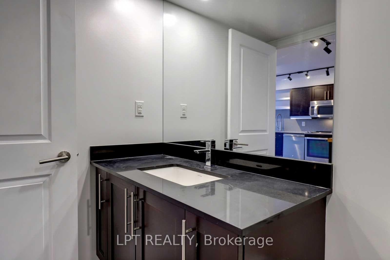 400 Adelaide Street Unit 2214 photo 17