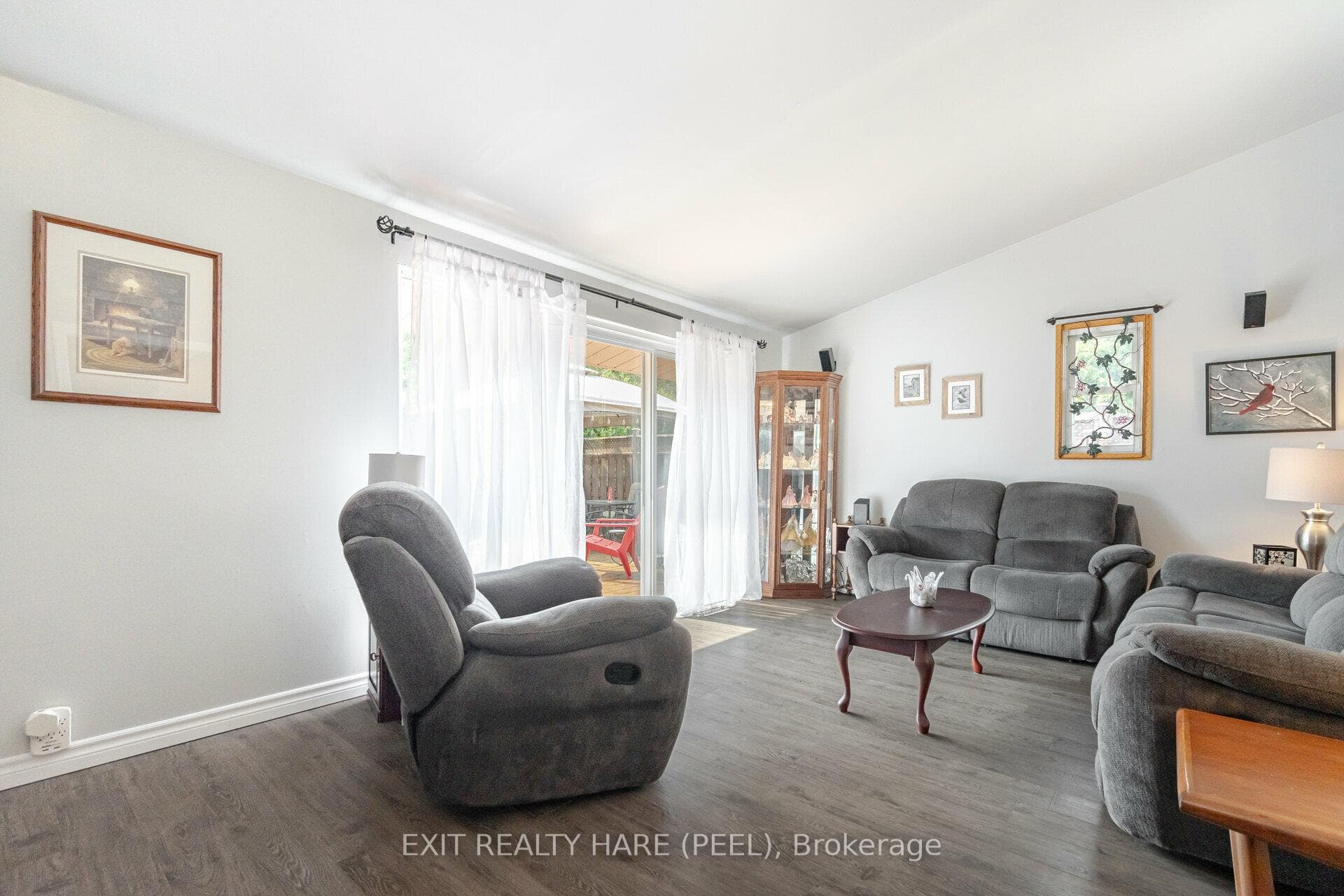 12 Oakley Boulevard photo 8