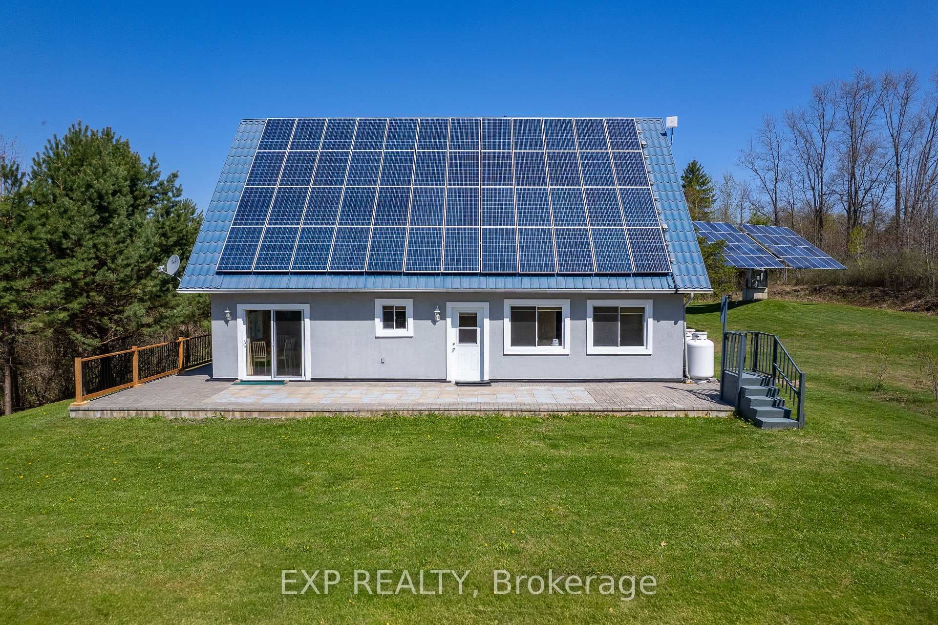 568 LAKE GEORGE Road photo 37