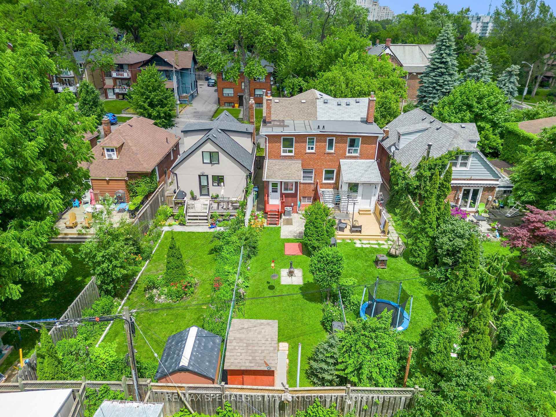 62 Superior Avenue photo 39