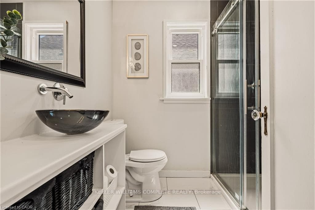 148 Huxley Avenue photo 16