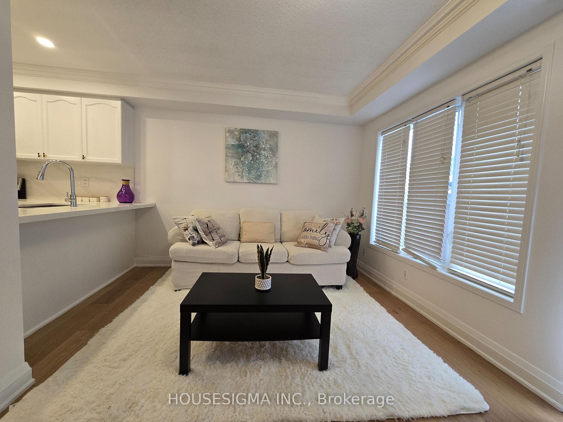 226 Canada Drive photo 5