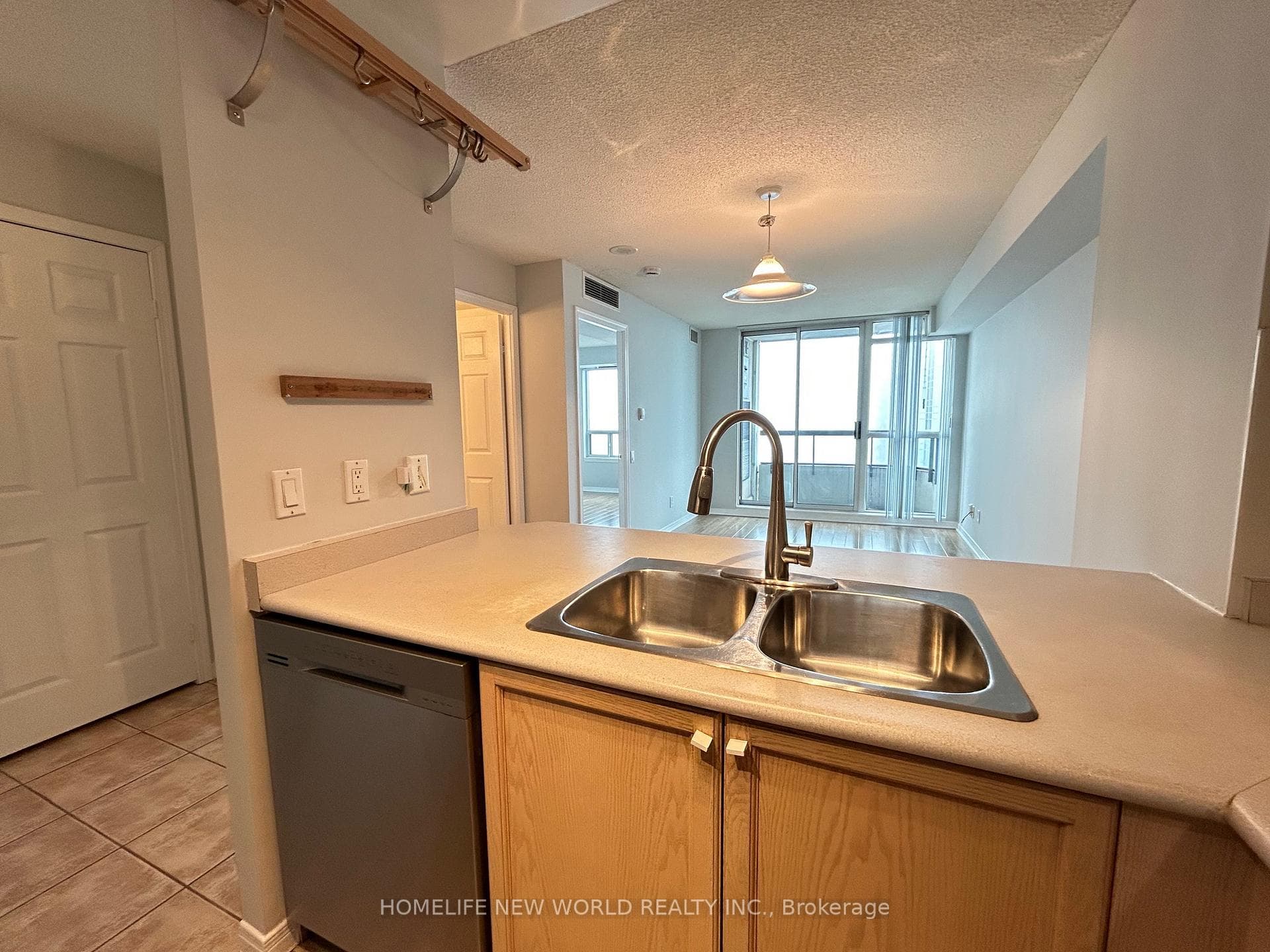 8 Hillcrest Avenue Unit 2705 photo 1