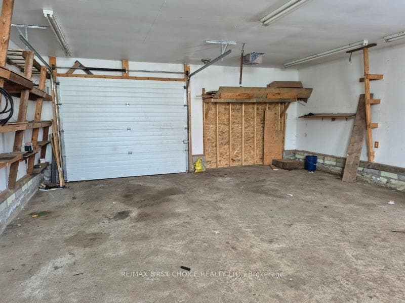 217 Angus Street photo 25