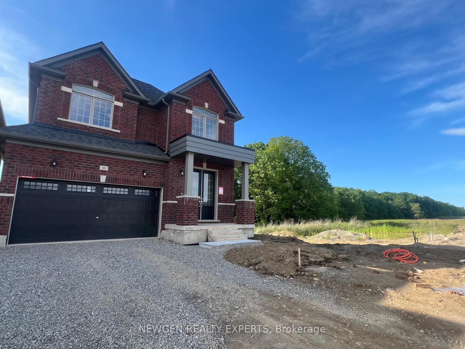 86 Strickland Avenue photo 4