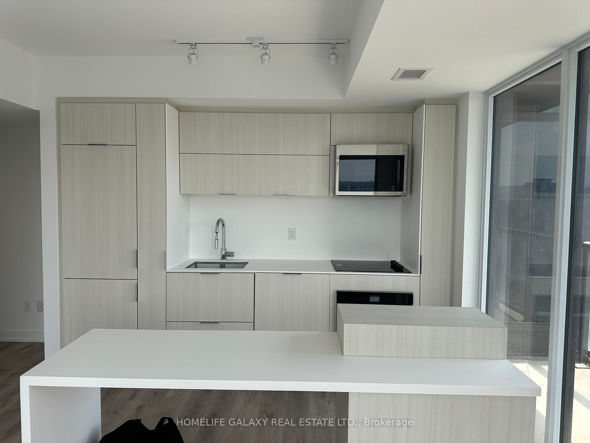 370 Martha Street Unit 1510 photo 3