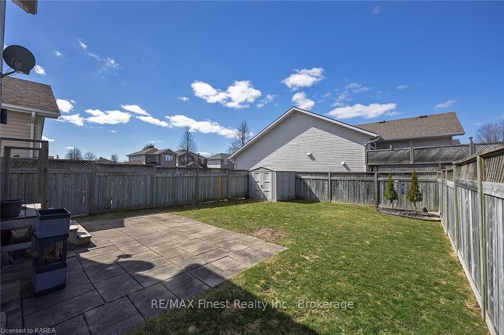 1021 RAINBOW Crescent photo 44