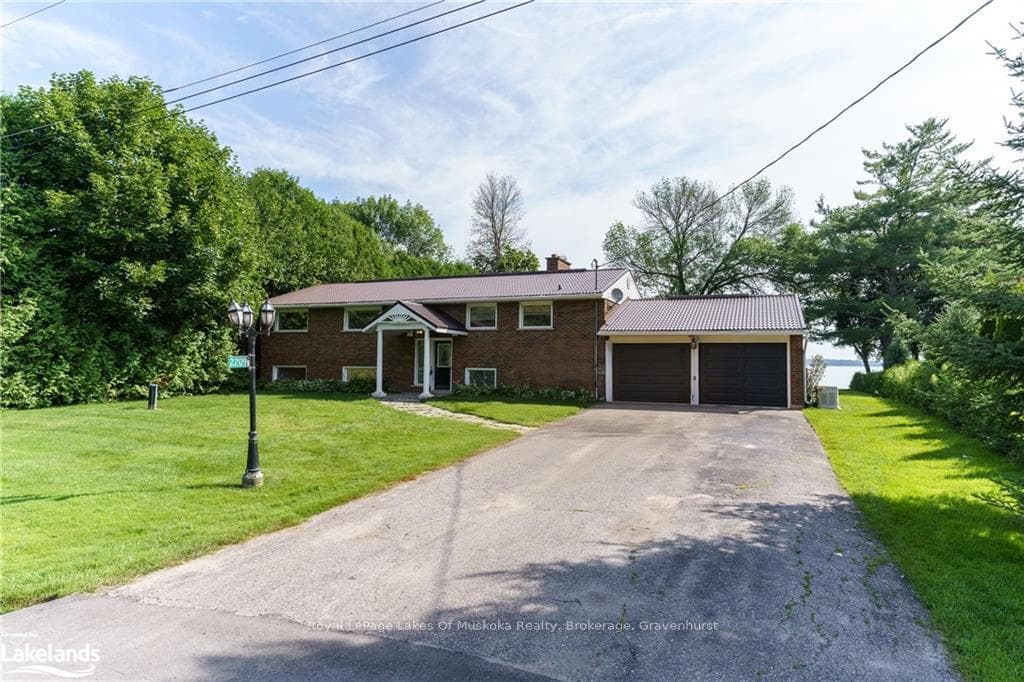 2209 THOMSON Crescent photo 31