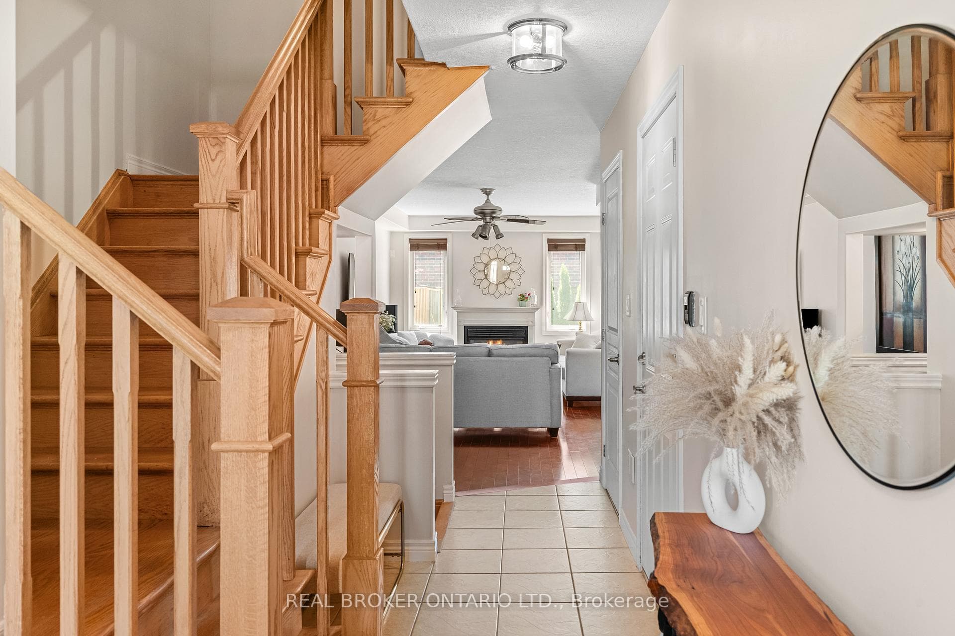 138 Edenrock Drive photo 5