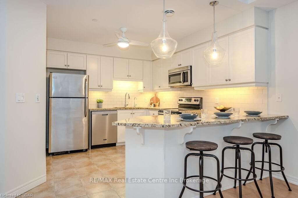 71 BAYBERRY Drive Unit D403 photo 4