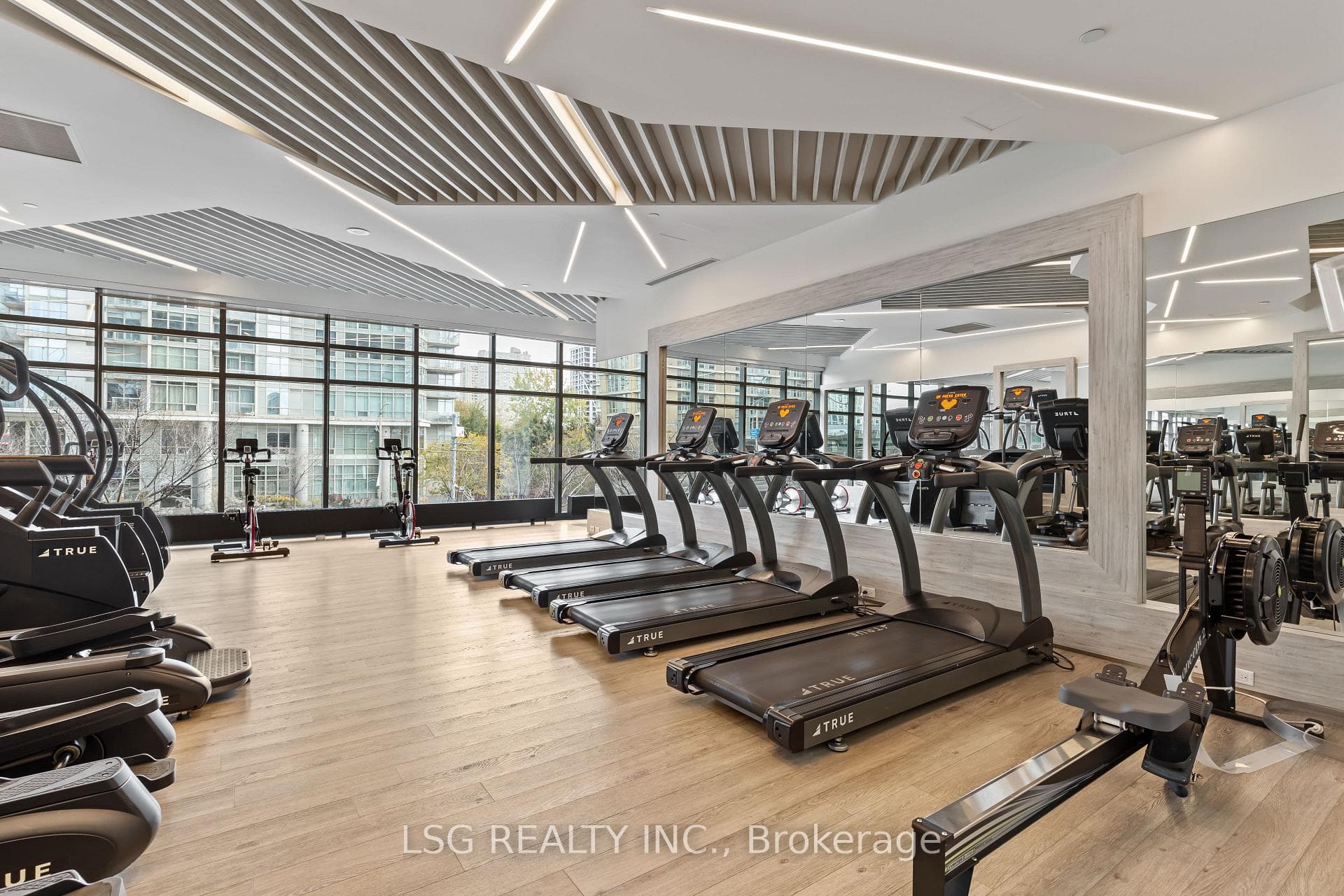 15 Fort York Boulevard Unit 2809 photo 30