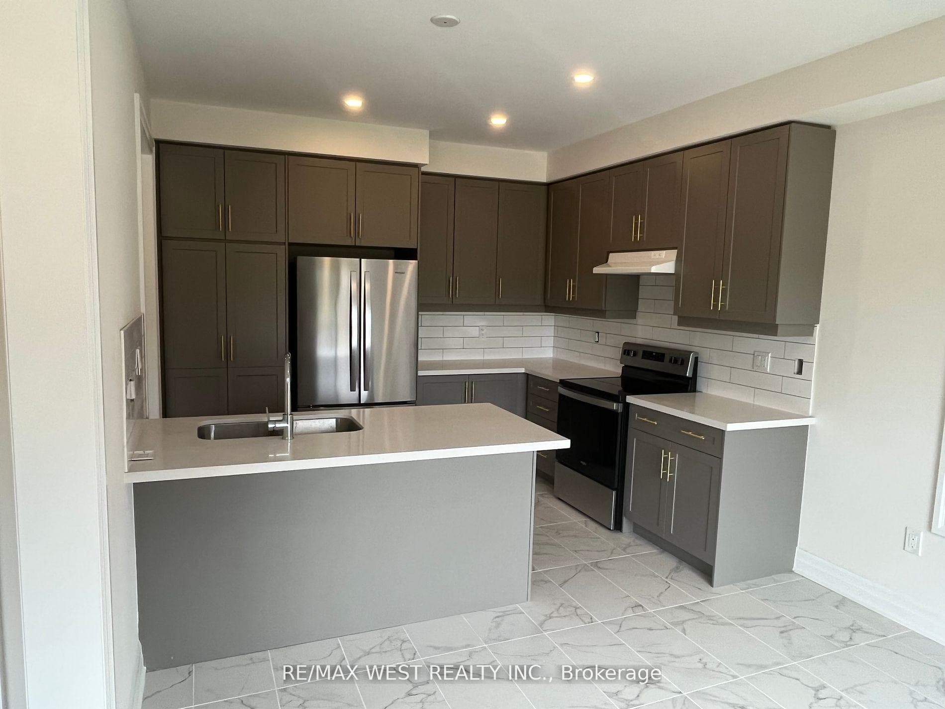 130 Connell Drive photo 14