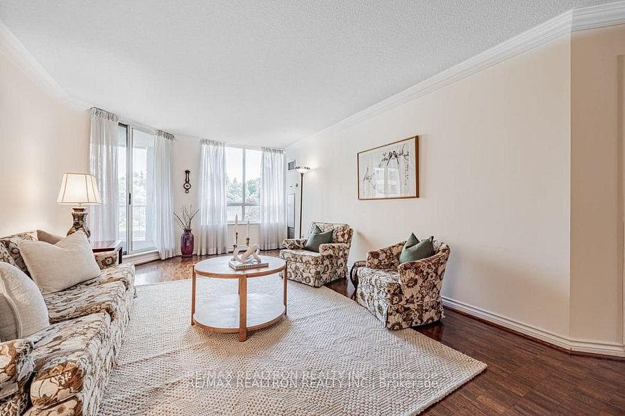 215 The Donway N/A Unit 215 photo 5
