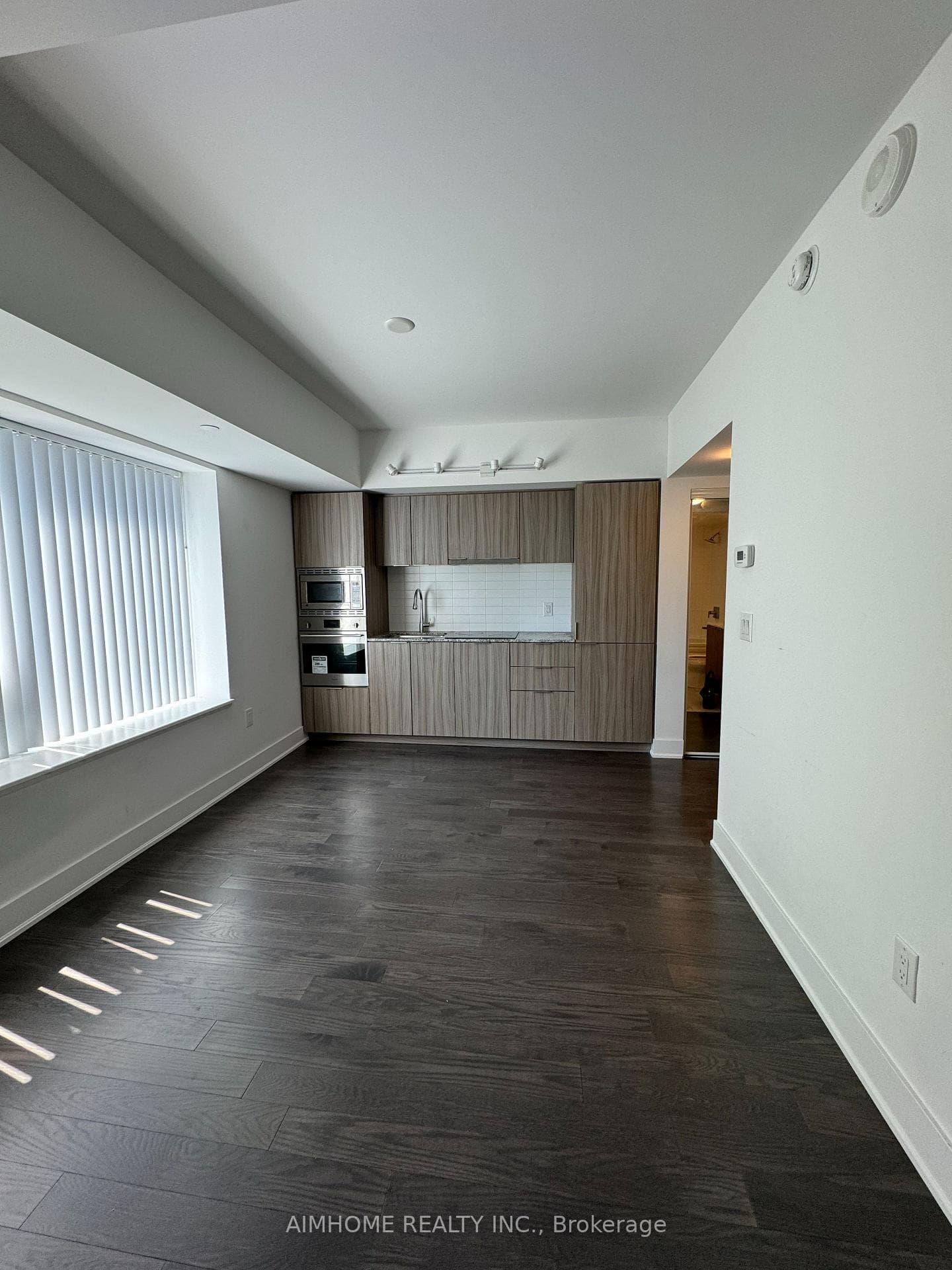 955 Bay Street Unit 1806 photo 4