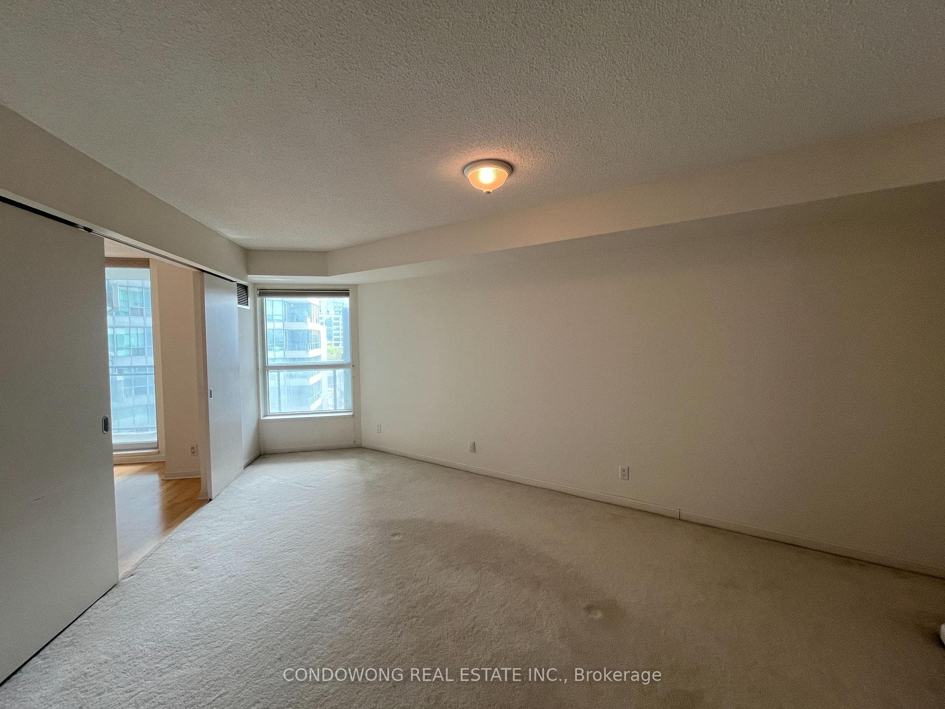 230 Queens Quay Unit 619 photo 10