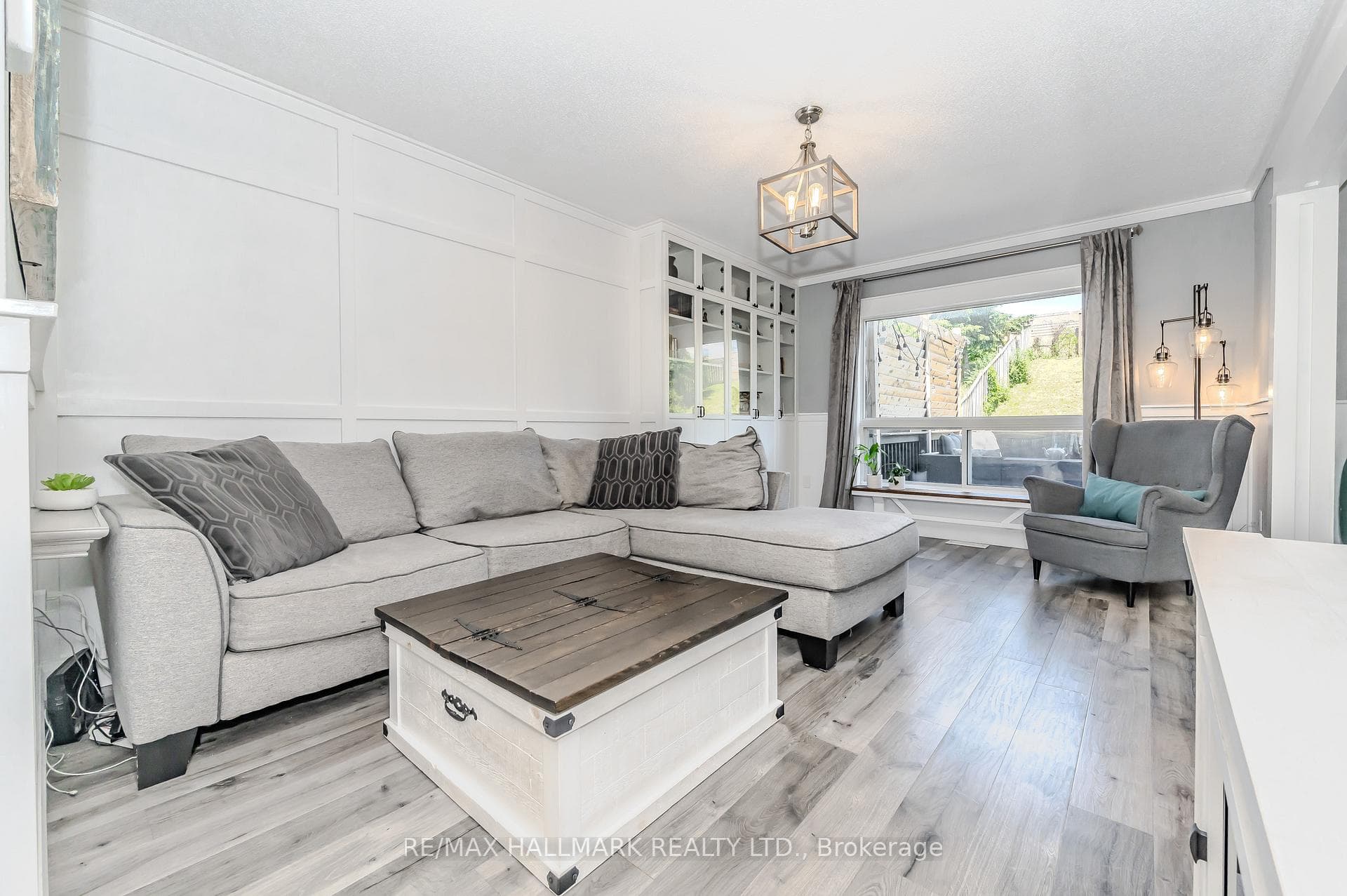 71 Newport Drive photo 9