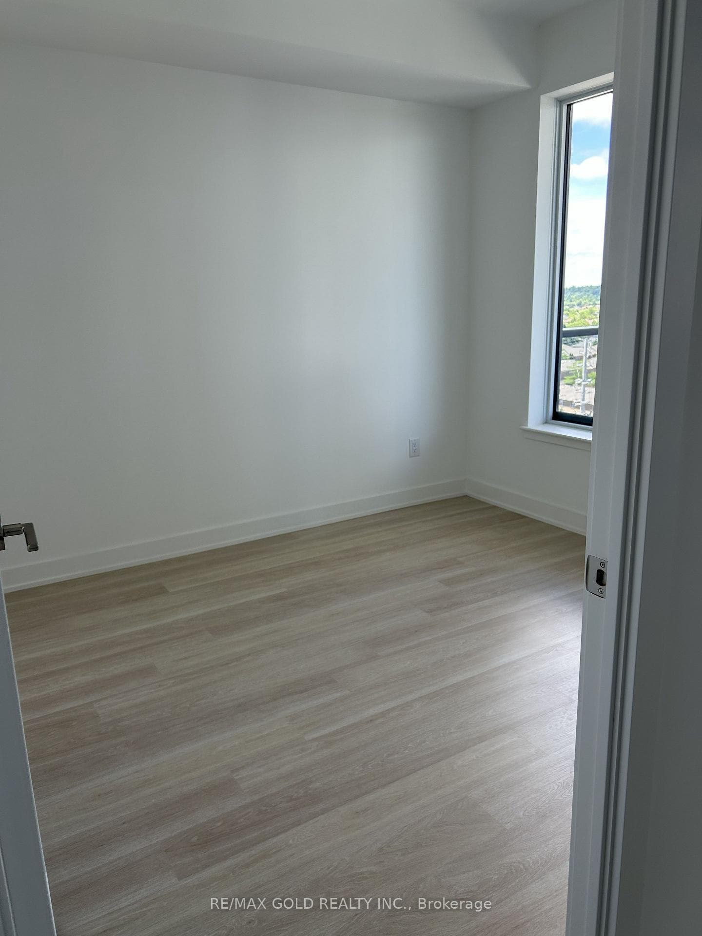 5105 Hurontario Street Unit 809 photo 18