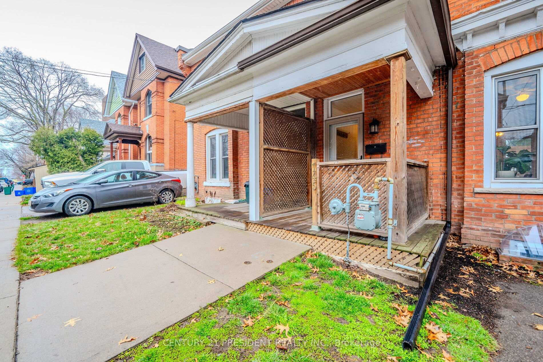 145 Erie Avenue photo 5