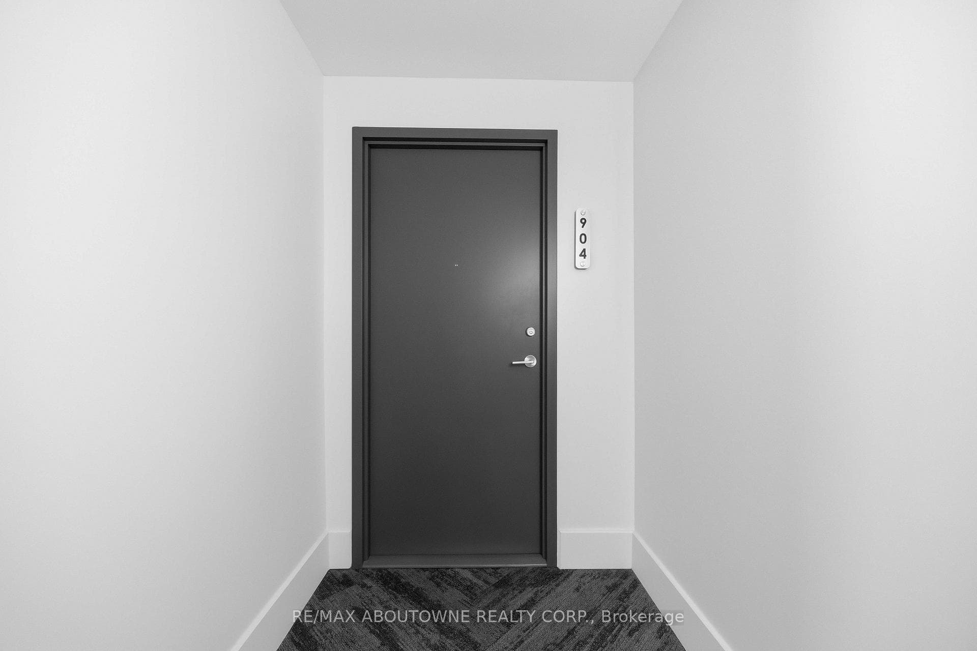 11 Superior Avenue Unit 904 photo 5