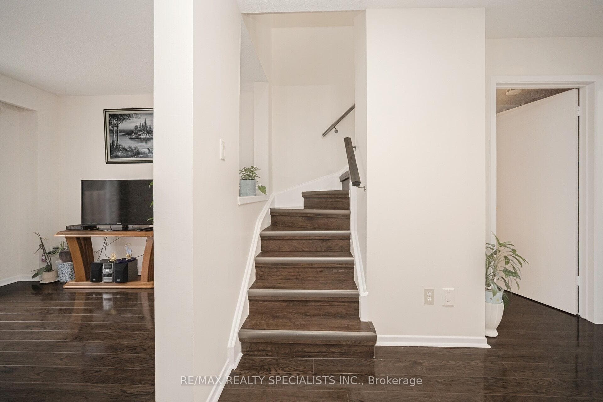 70 Primrose Crescent photo 32