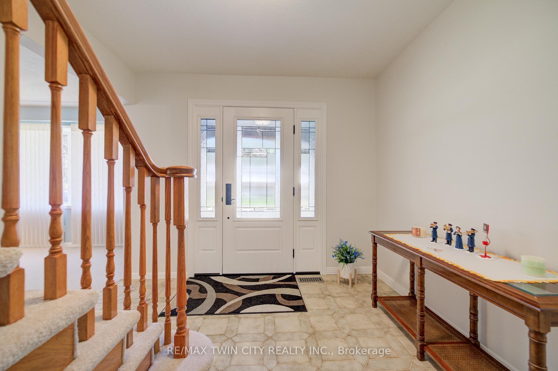 54 Stonegate Drive photo 5