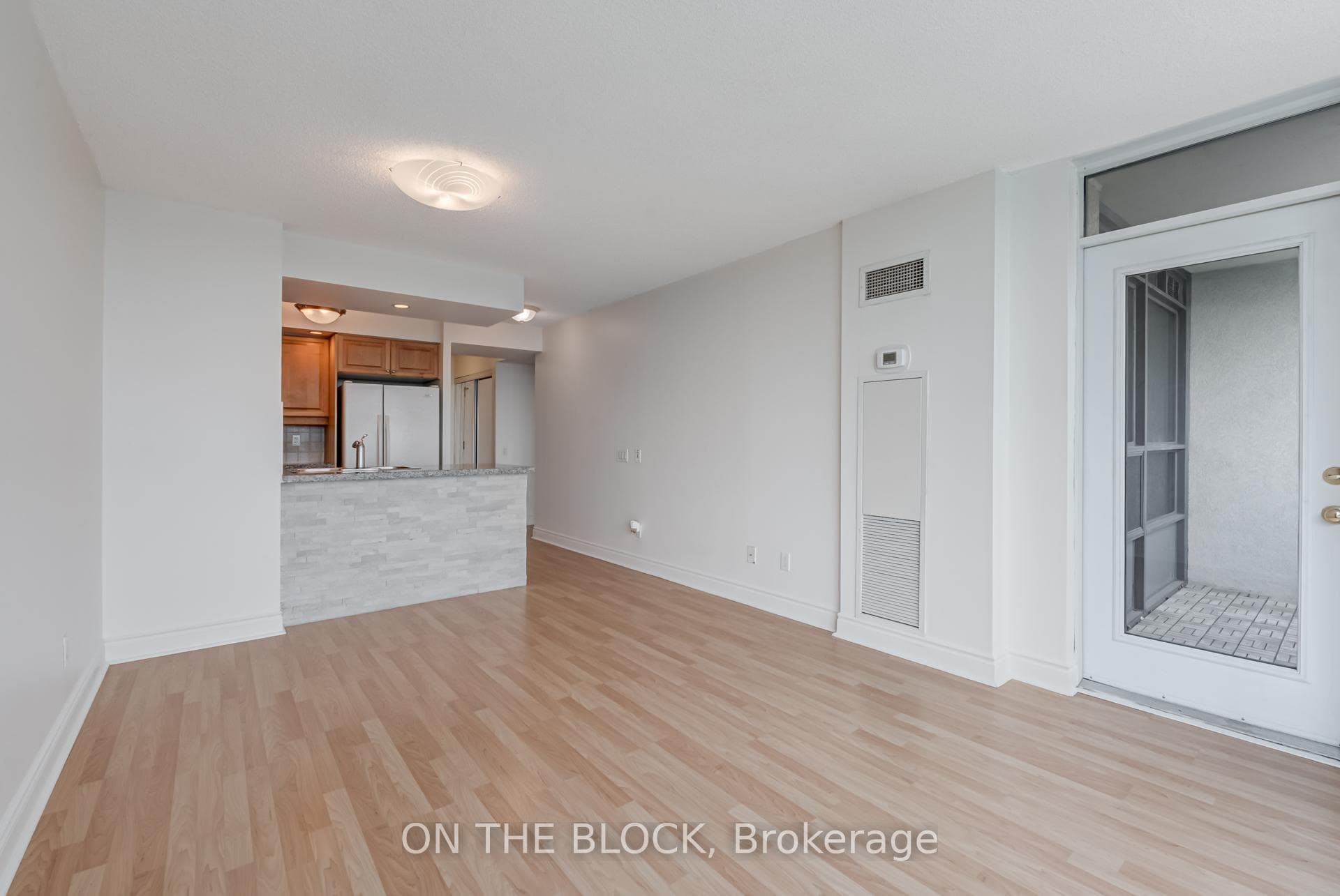 10 Northtown Way Unit 914 photo 11