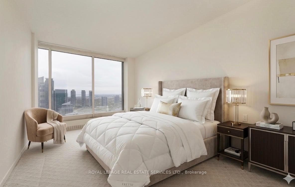 2045 Lake Shore Boulevard Unit 4503 photo 4