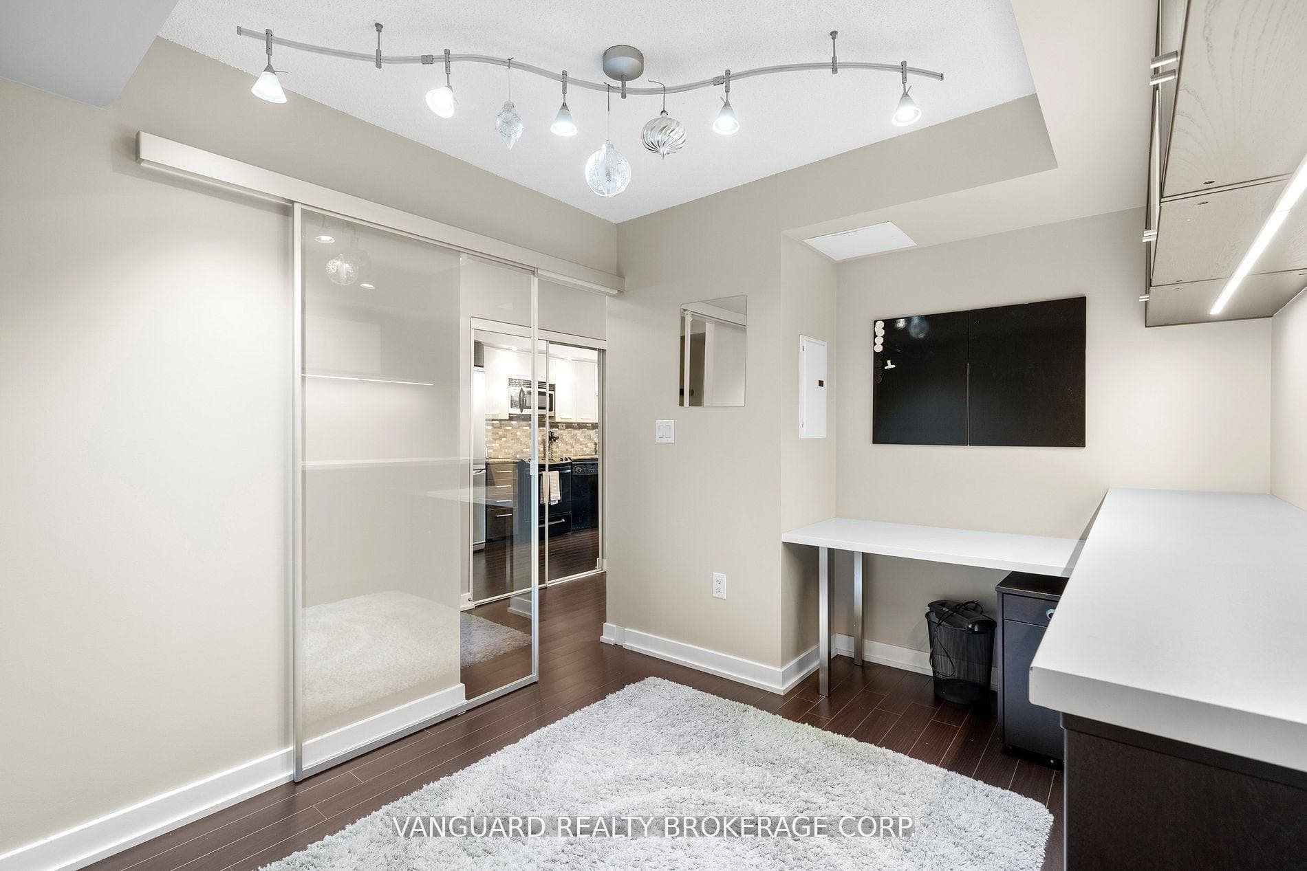 8 Telegram Mews Unit 637 photo 4