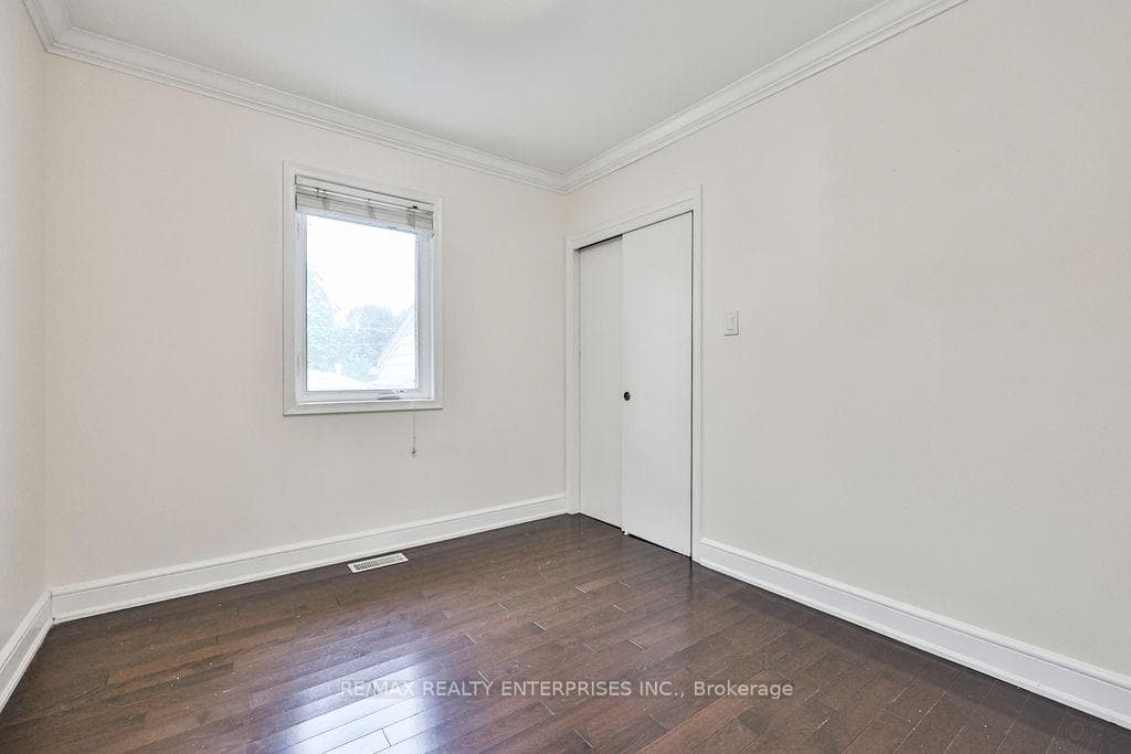 3rd Bedroom, Closet, Hardwood Floors
