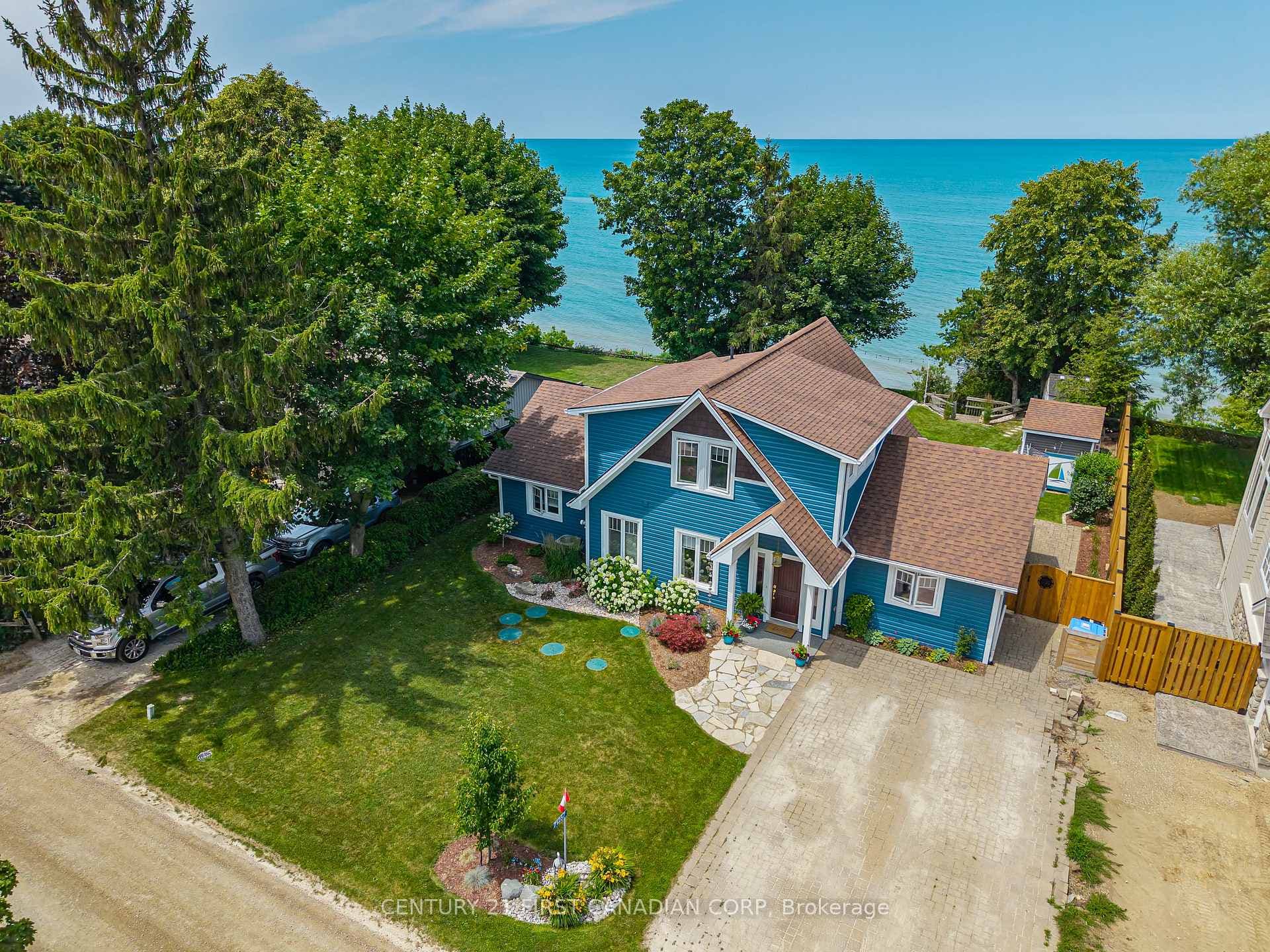 Highlands III Lakefront Living