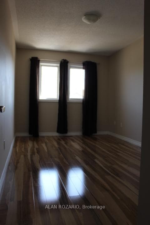 5637 Cortina Crescent photo 24