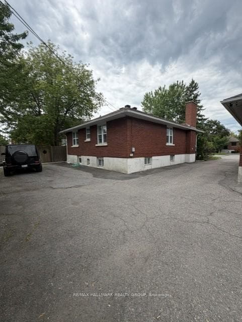 98 Donald Street Unit 2 photo 4