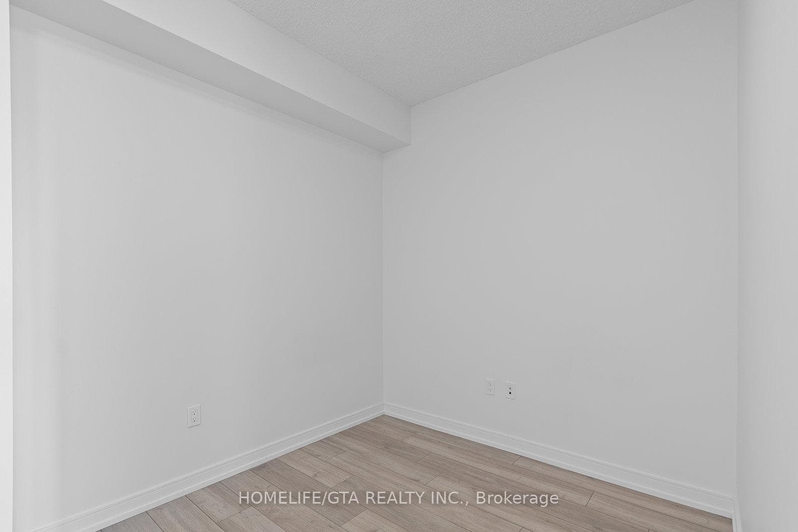 225 Village Green Square Unit 2706 photo 28