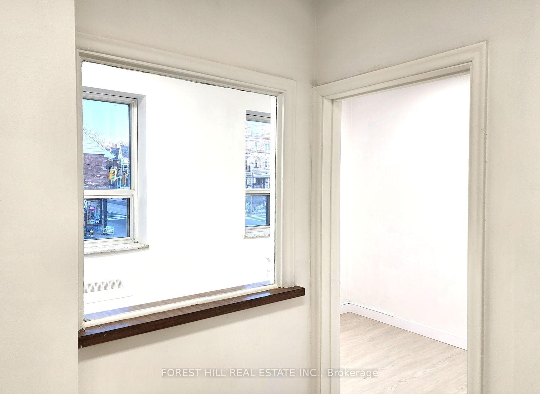 226 Bathurst Street Unit 250 photo 4