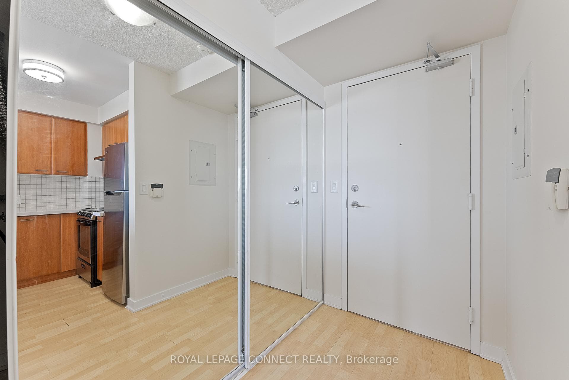 36 Lee Centre Drive Unit 1712 photo 4