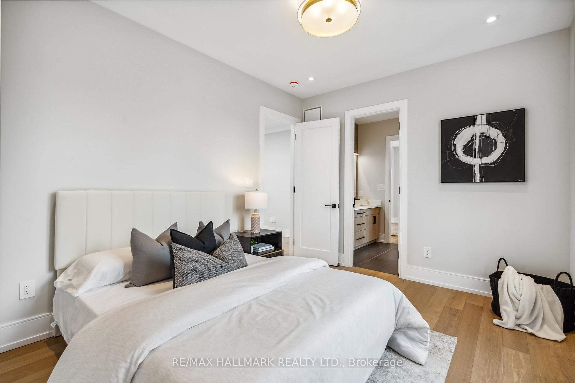 5 Inniswood Drive photo 22