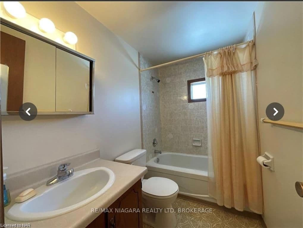 89 HELLEMS Avenue Unit A photo 3