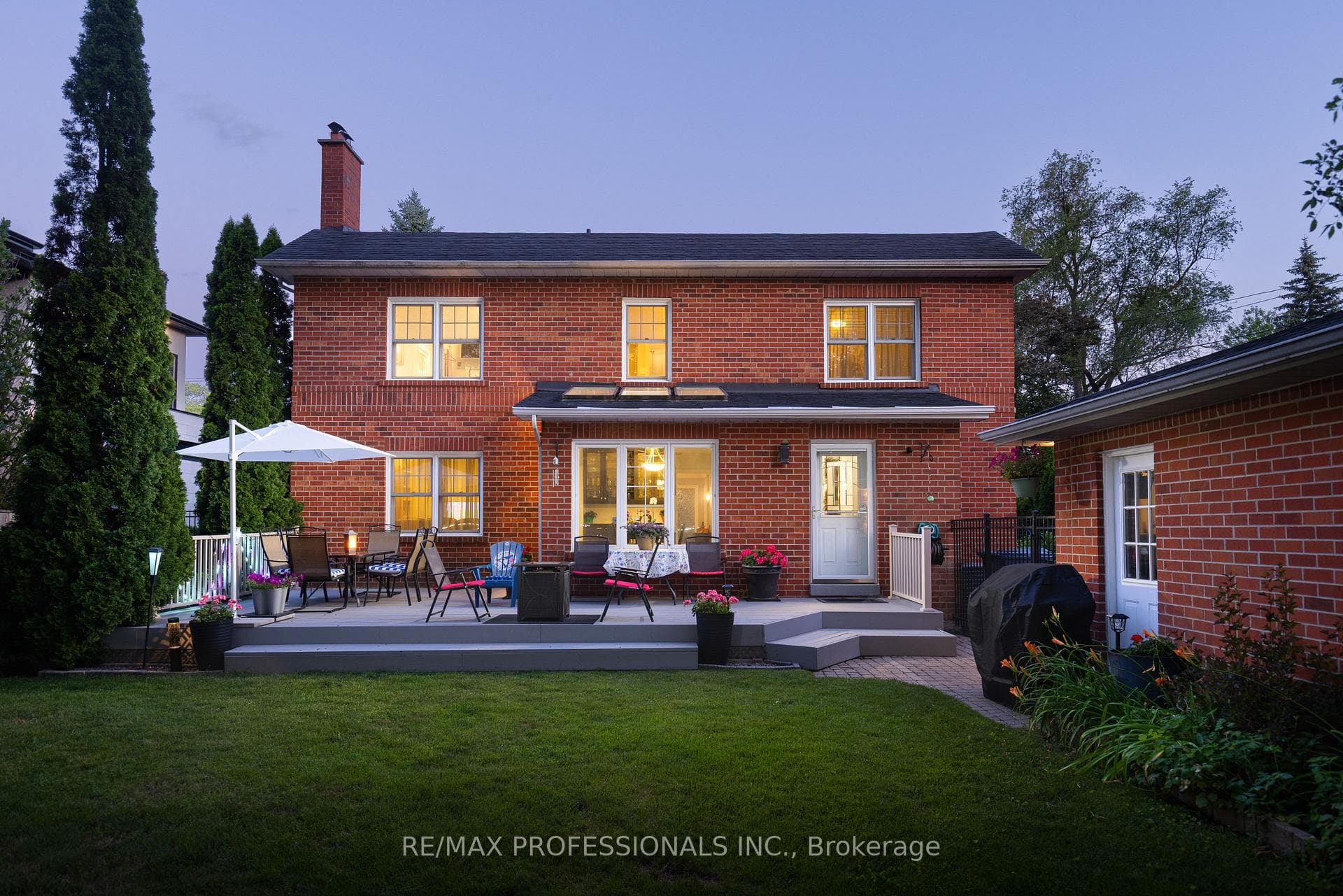 106 Rathburn Road photo 2