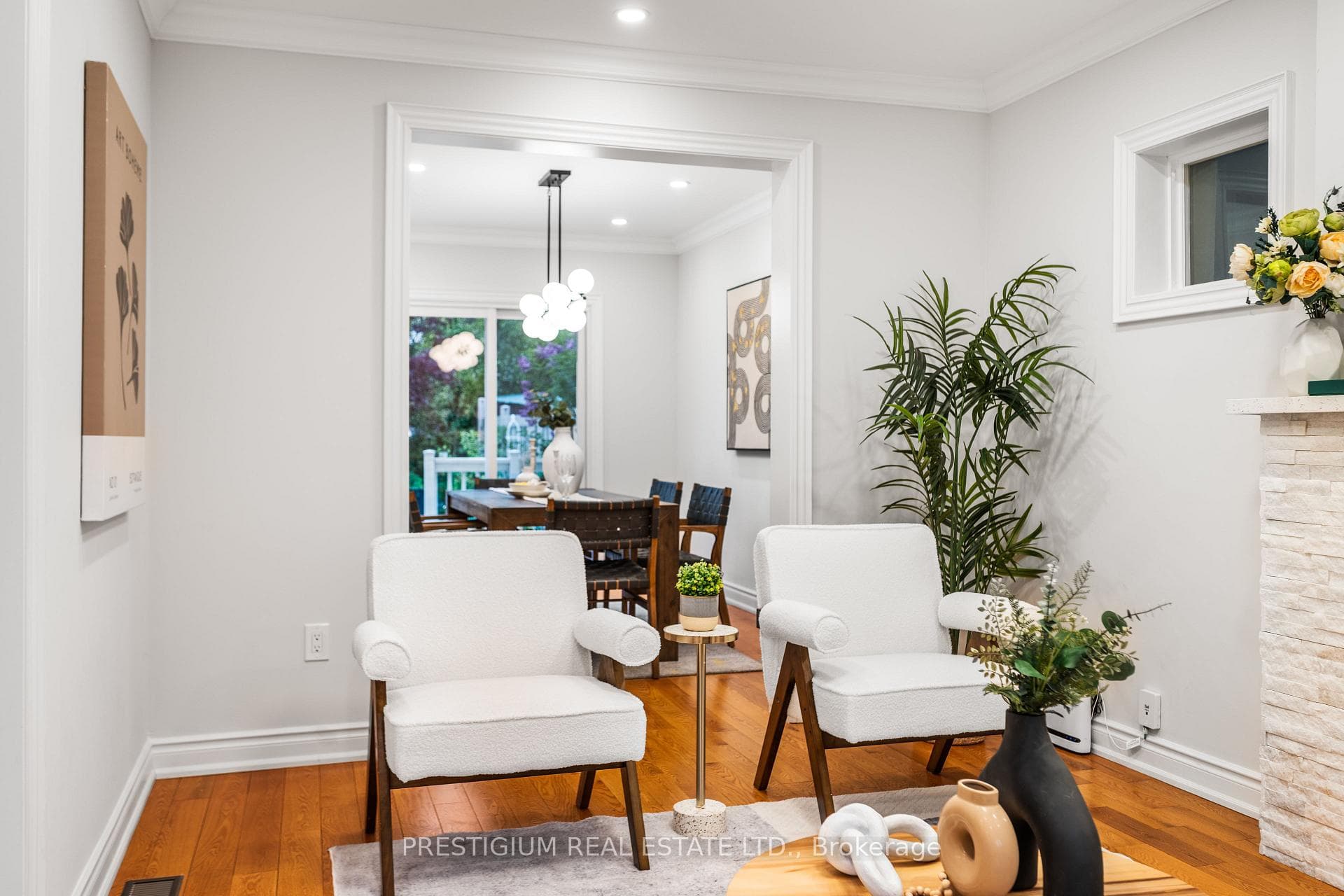 556 Davisville Avenue photo 13