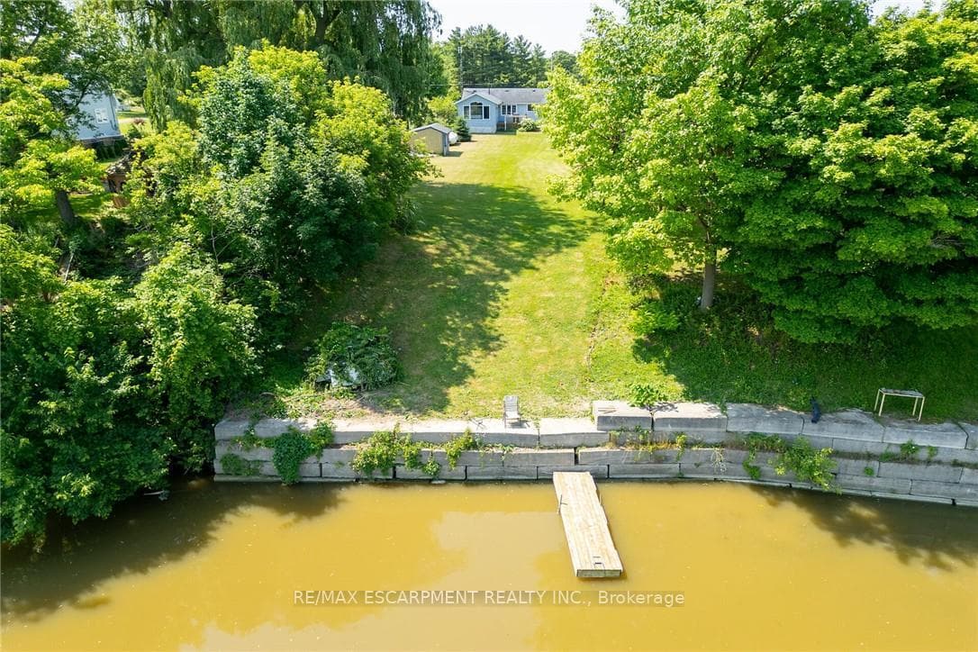 1896 River Road photo 4
