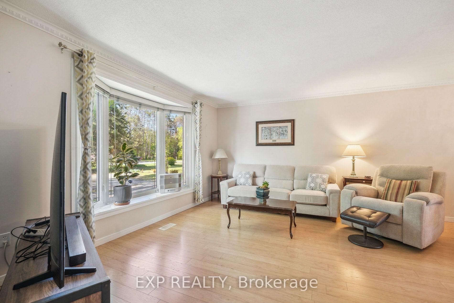 Livingroom Bay Window