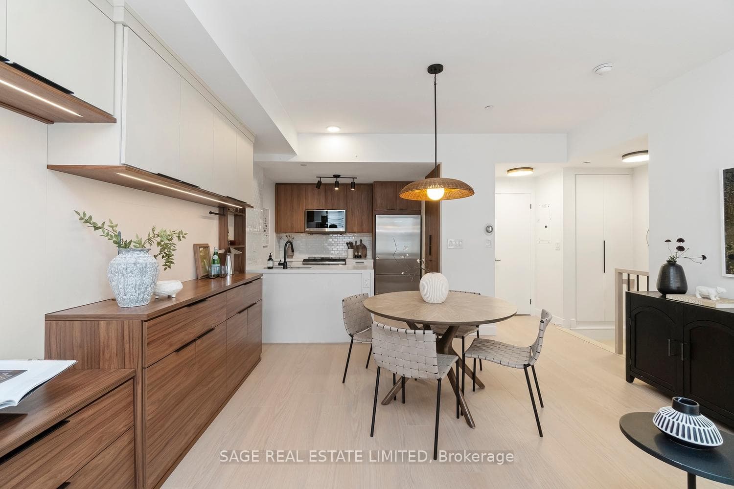 10 Carnation Avenue Unit 18 photo 3
