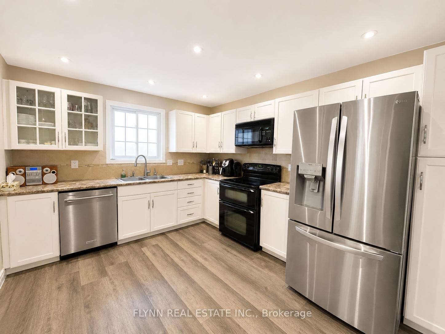 7763 Swan Street photo 12