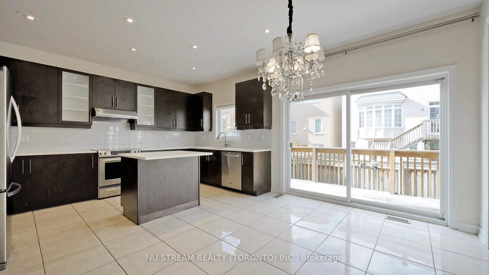 73 Serano Crescent photo 9