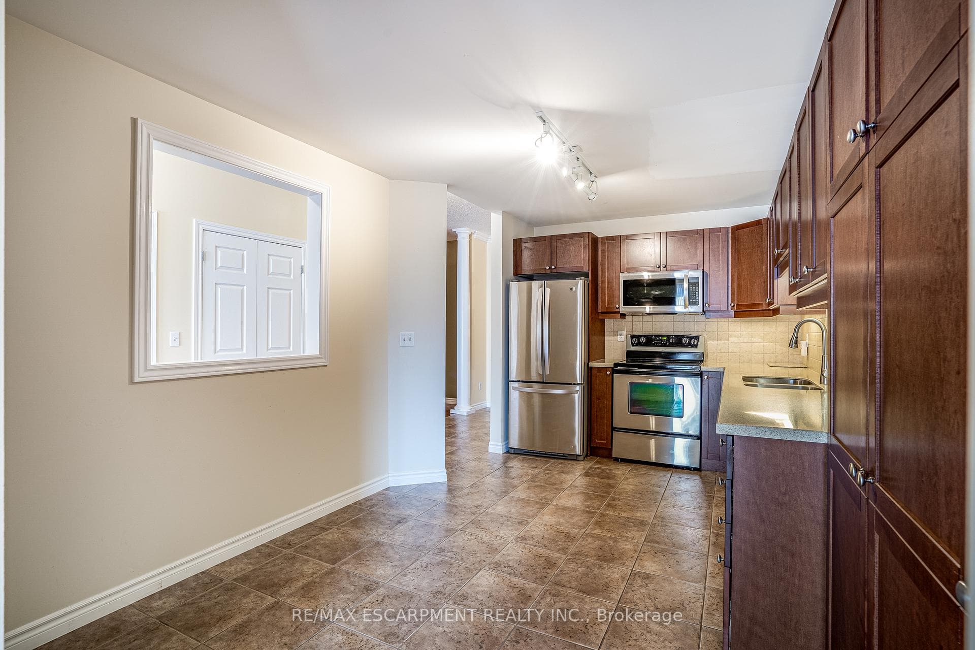 3000 Creekside Drive Unit 801 photo 13