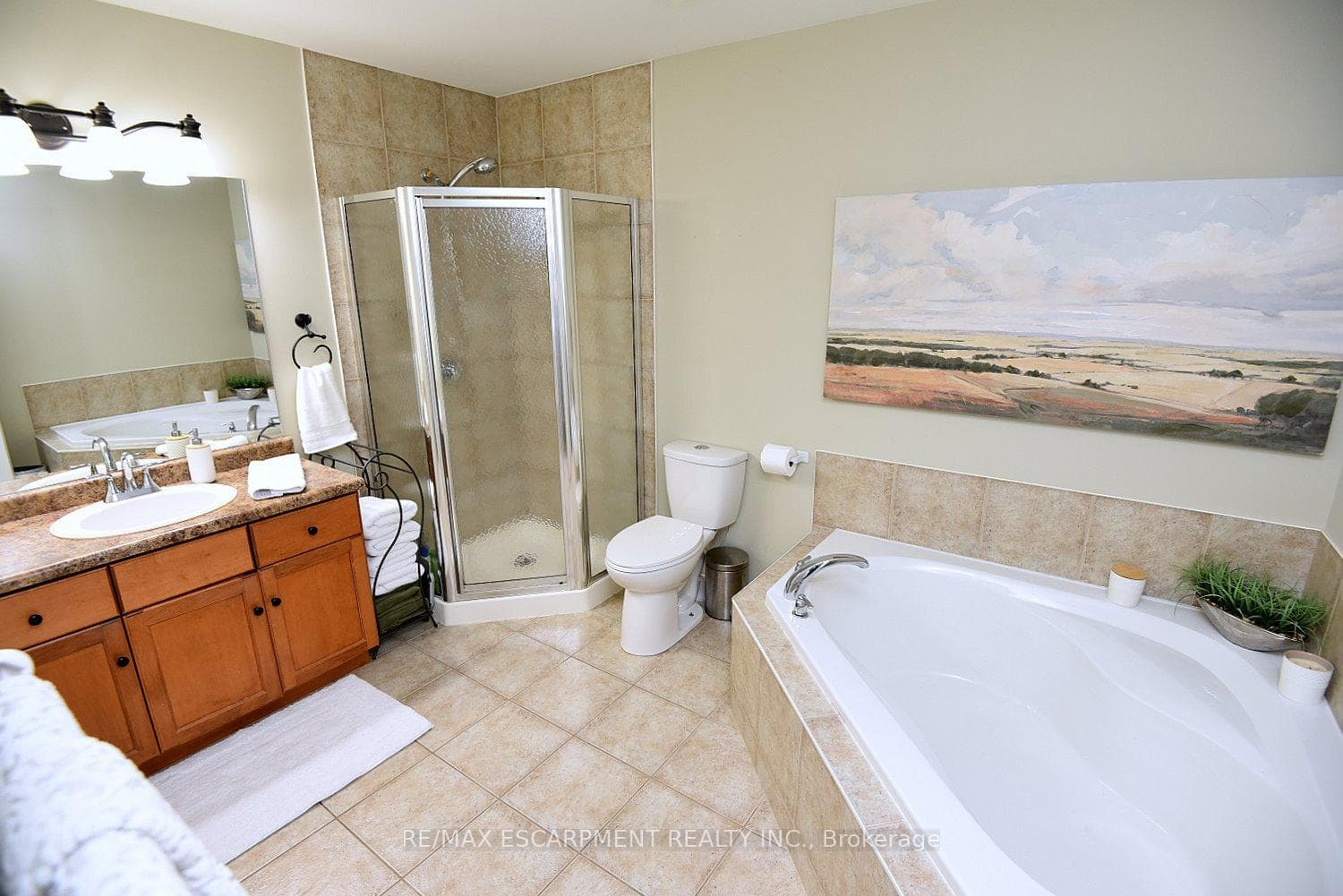 111 Magnolia Crescent photo 29
