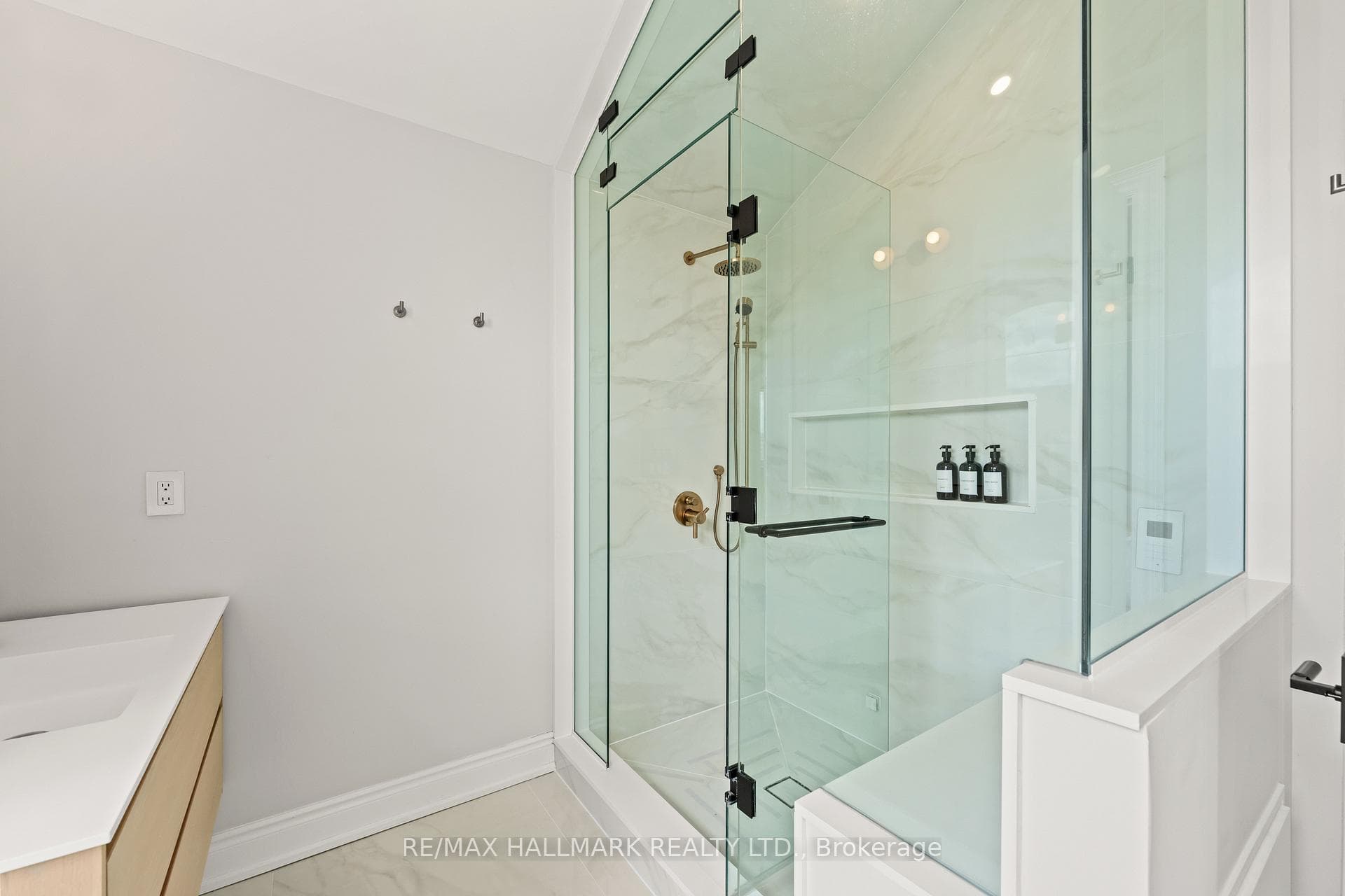 5Pc Ensuite -Steam Shower, Soaker Tub&Heated Floor