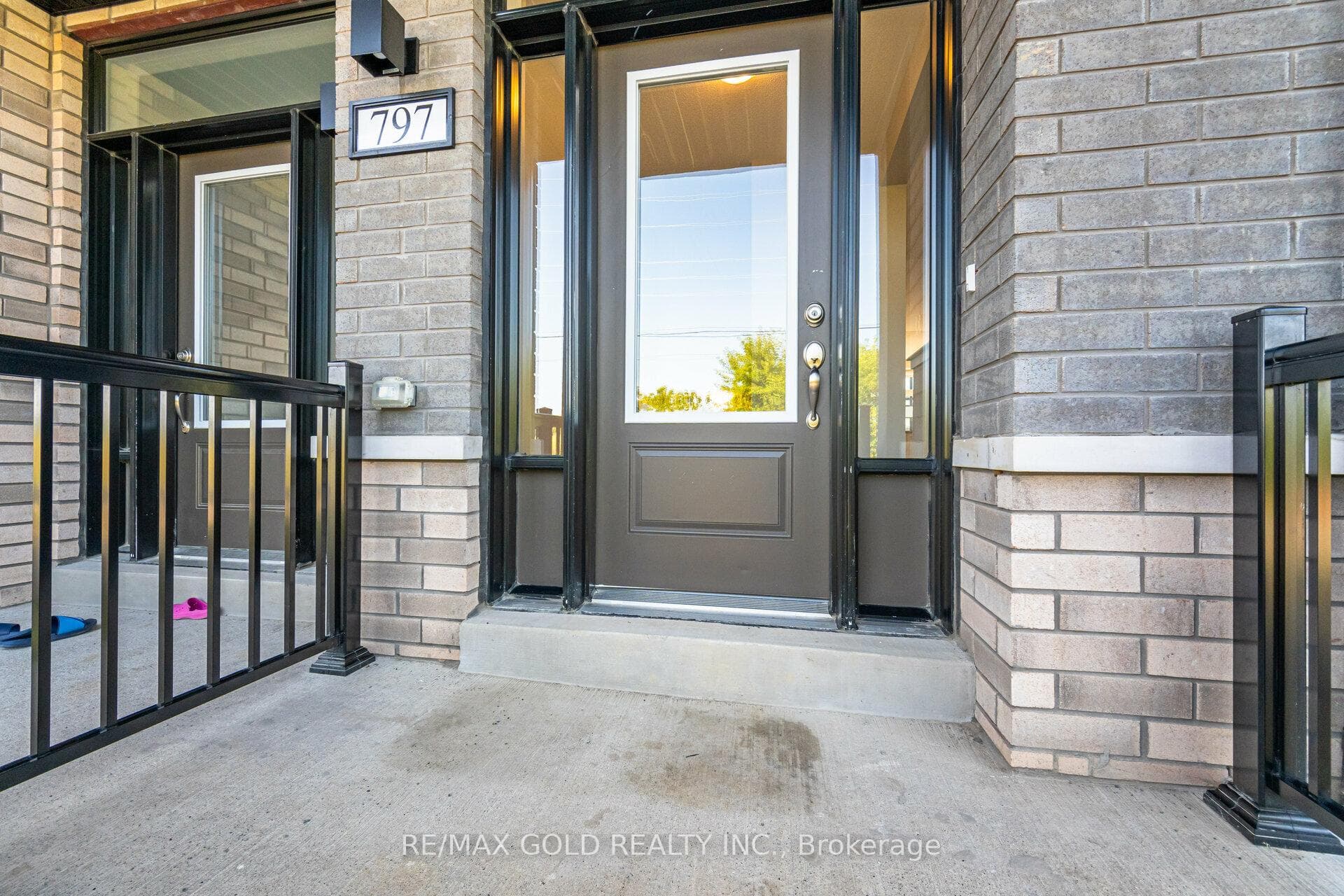 797 Conlin Road photo 3