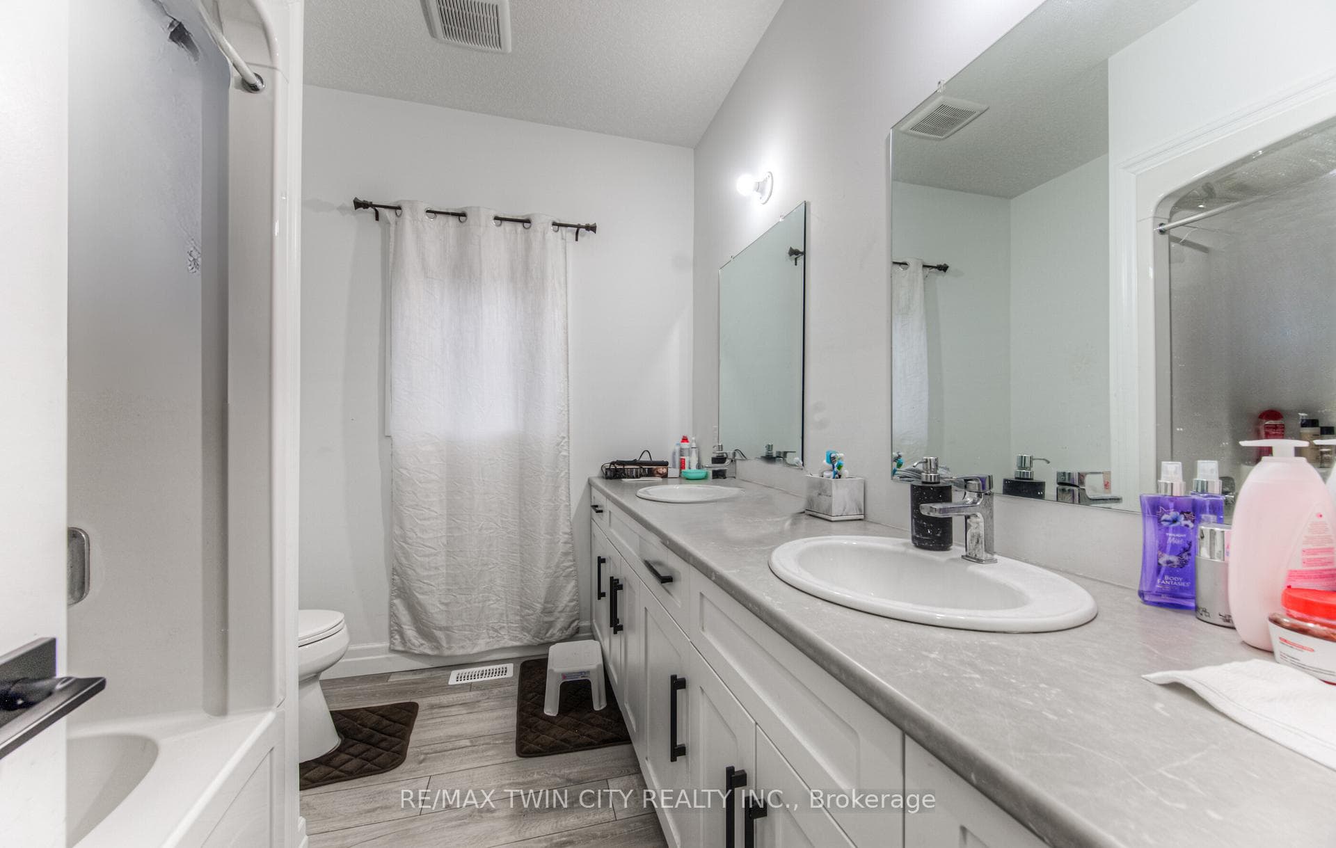 715 Winchester Avenue photo 13